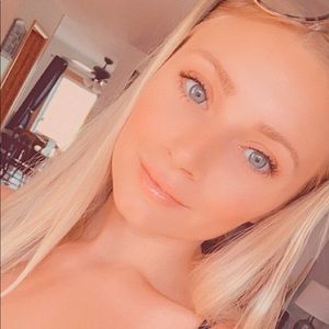 Meet your Posher, Kayla